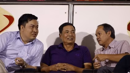 Bóng đá Việt thời "tình thương mến thương"