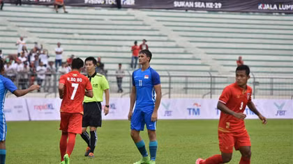 Myanmar hạ Singapore trong trận mở màn SEA Games 29