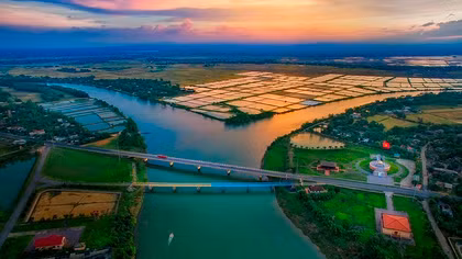 Tôn vinh vẻ đẹp biên cương qua những tấm ảnh từ trên cao