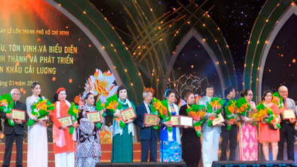 400 nghệ sĩ hội ngộ tại Đêm tôn vinh “100 năm hình thành và phát triển nghệ thuật cải lương”