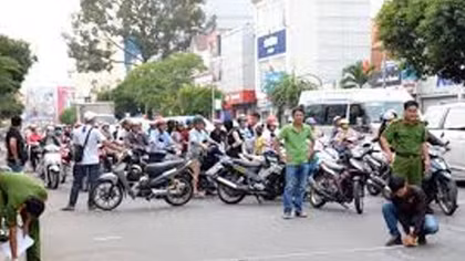 Can ngăn đánh nhau, dùng dao đâm chết người