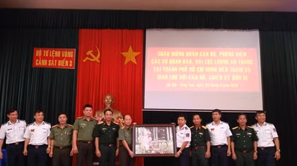 Giao lưu các cơ quan báo chí khối lực lượng vũ trang với Vùng Cảnh sát biển 3