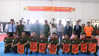 Sôi nổi các hoạt động tri ân thầy, cô giáo CAND nhân ngày 20-11