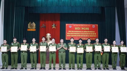 Cao đẳng CSND II khen thưởng các tập thể, cá nhân đoàn viên tiêu biểu