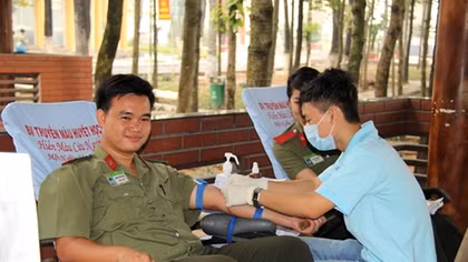 542 sinh viên Đại học An ninh tham gia hiến máu cứu người