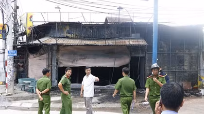 Cháy lớn tiệm cầm đồ, 3 người tử vong