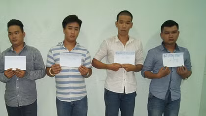 Nhóm côn đồ chém đôi vợ chồng trẻ ra đầu thú