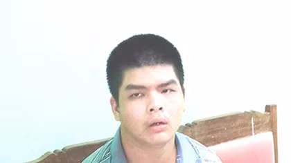Bênh mẹ dùng dao đâm chết người