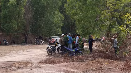 Người phụ nữ bị chồng sát hại, đốt cháy đen