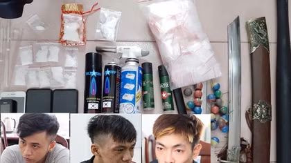 Bắt nhóm “đầu nậu” mua bán ma túy, thu giữ 2 cây kiếm