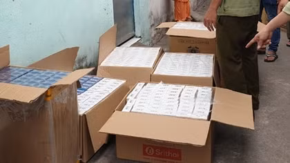 Thu giữ 10 nghìn bao thuốc lá lậu trong cửa hàng tạp hóa