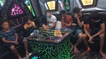 Đột kích tụ điểm ma túy trong cơ sở karaoke
