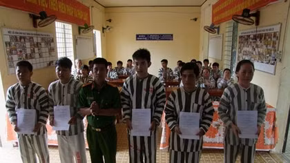 Giảm án cho phạm nhân nỗ lực phấn đấu hoàn lương