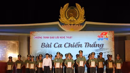 Hội trại tuổi trẻ CAND học tập, thực hiện sáu điều Bác Hồ dạy