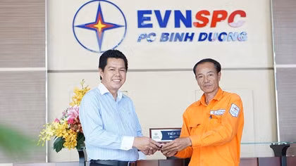 Công nhân điện lực U60 không tham của rơi