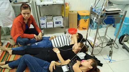 Hàng trăm công nhân công ty may mặc nghi ngộ độc thực phẩm sau bữa cơm