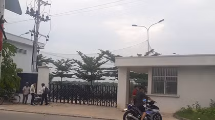 Nam công nhân nghi nhảy lầu 3 tự tử do nợ nần