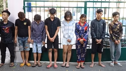 Nhóm nam nữ thường xuyên “mở tiệc” ma túy
