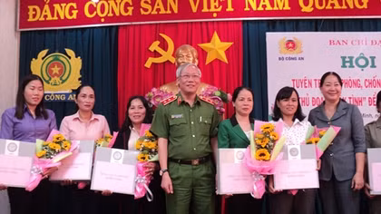 Tội phạm sử dụng mạng xã hội “bẫy tình” chiếm đoạt hàng trăm tỷ đồng tại Việt Nam