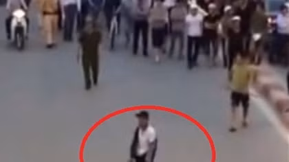 Đang ngồi nhậu bị đối tượng nghi “ngáo đá” đâm chết