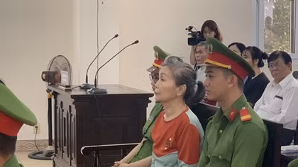 Vụ giết người đổ bê tông: Mẹ đẻ bị cáo chủ mưu phản cung tại tòa