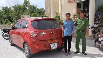 Lễ tân khách sạn ngủ gật bị trộm đột nhập lấy ô tô