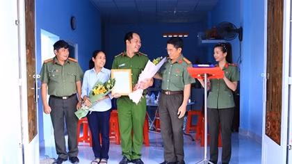 Tặng nhà cho đồng đội có hoàn cảnh khó khăn