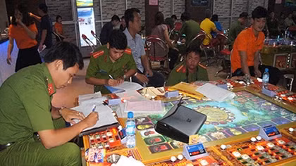 Triệt phá hàng loạt tụ điểm phức tạp về an ninh trật tự