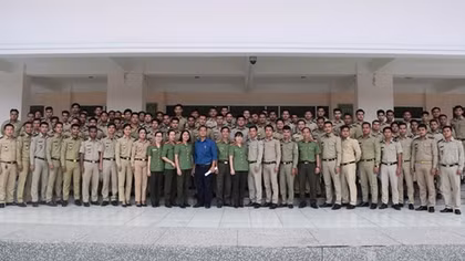 Tuyên truyền pháp luật giao thông đường bộ cho học viên Campuchia