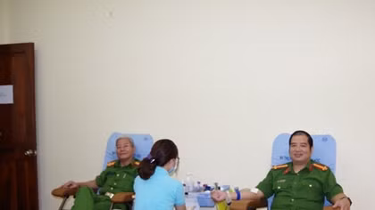 Văn phòng Cơ quan CSĐT Bộ Công an hiến máu cứu người