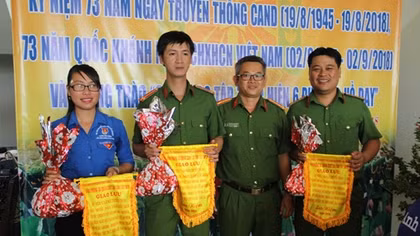 Giao lưu kỷ niệm 73 năm Quốc khánh và Ngày truyền thống CAND