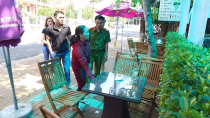 Người phụ nữ nhặt được 300 triệu đồng tìm người trả lại