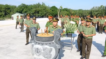 Dâng hương tri ân anh hùng, liệt sỹ tại Tây Ninh