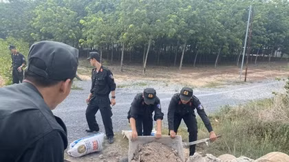 Cảnh sát cơ động với nhiều hoạt động thấm đượm tình quân dân