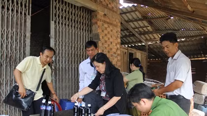 Phát hiện cơ sở sản xuất nước tương bẩn 