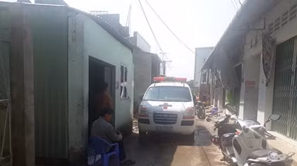 Người phụ nữ phát hiện chồng chết bất thường