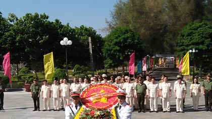Dâng hương tri ân anh hùng, liệt sỹ An ninh Trung ương Cục miền Nam