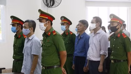 Cựu bí thư thư huyện ủy bị phạt 10 năm tù giam