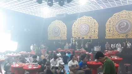 Đột kích quán bar có hơn 200 khách chơi, phát hiện 52 đối tượng “dính” ma túy