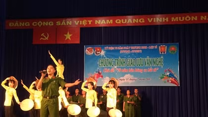Giao lưu văn nghệ “70 năm bản hùng ca bất tử”