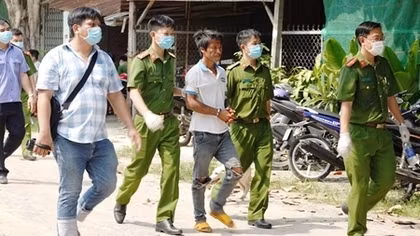 Nghi án con "ngáo đá" sát hại cha ruột rồi chôn trong nhà