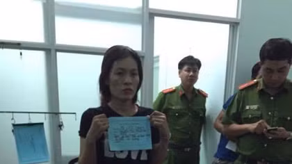 Kịp thời khống chế đôi tình nhân “thủ” súng và hàng trắng