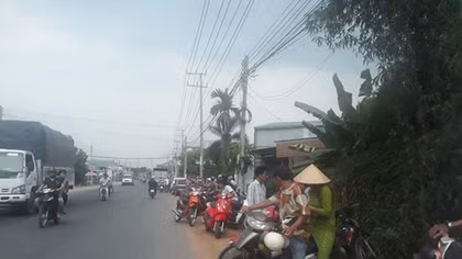Người đàn ông tử vong trong tư thế treo cổ