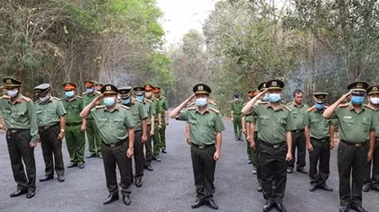 Dâng hương tri ân anh hùng, liệt sỹ Đoàn U70 và Ban An ninh Tây Ninh