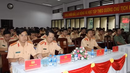 Nâng cao văn hóa giao tiếp cho lực lượng tuần tra, kiểm soát ATGT