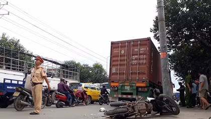 Tài xế container gây tai nạn chết người rồi rời khỏi hiện trường