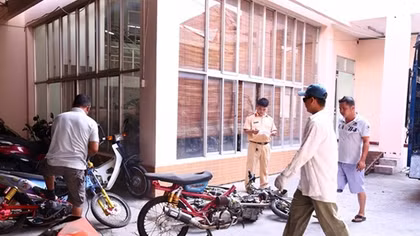 Tiêu hủy 38 xe máy của “quái xế”