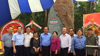 Đặt bia kỷ niệm tri ân những người làm báo Giải phóng