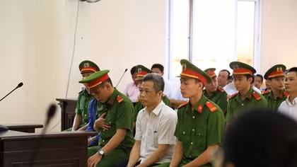 Xét xử cựu Bí thư Bến Cát vi phạm quy định quản lý tài sản Nhà nước