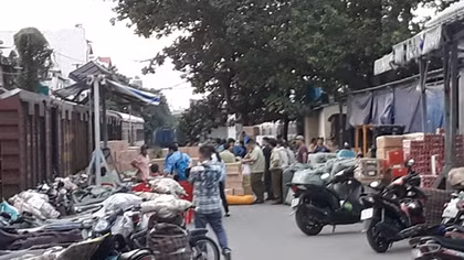 4 toa hàng nhập lậu được chuyển từ Hà Nội vào TPHCM